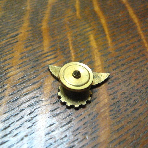 USA Military Antique A.V.C. Sterling Eagle Lapel Pin Badge - Picture 4 of 4